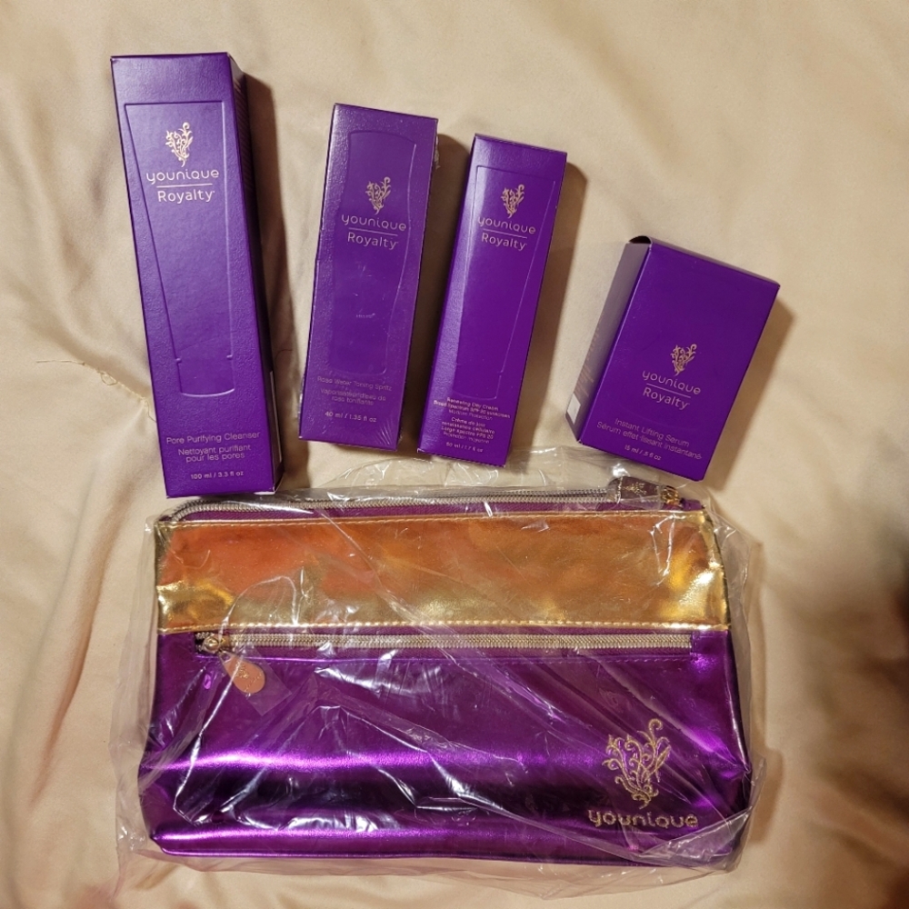 NIB Younique Royalty Skincare Set - Retired - with Metallic Makeup Clutch